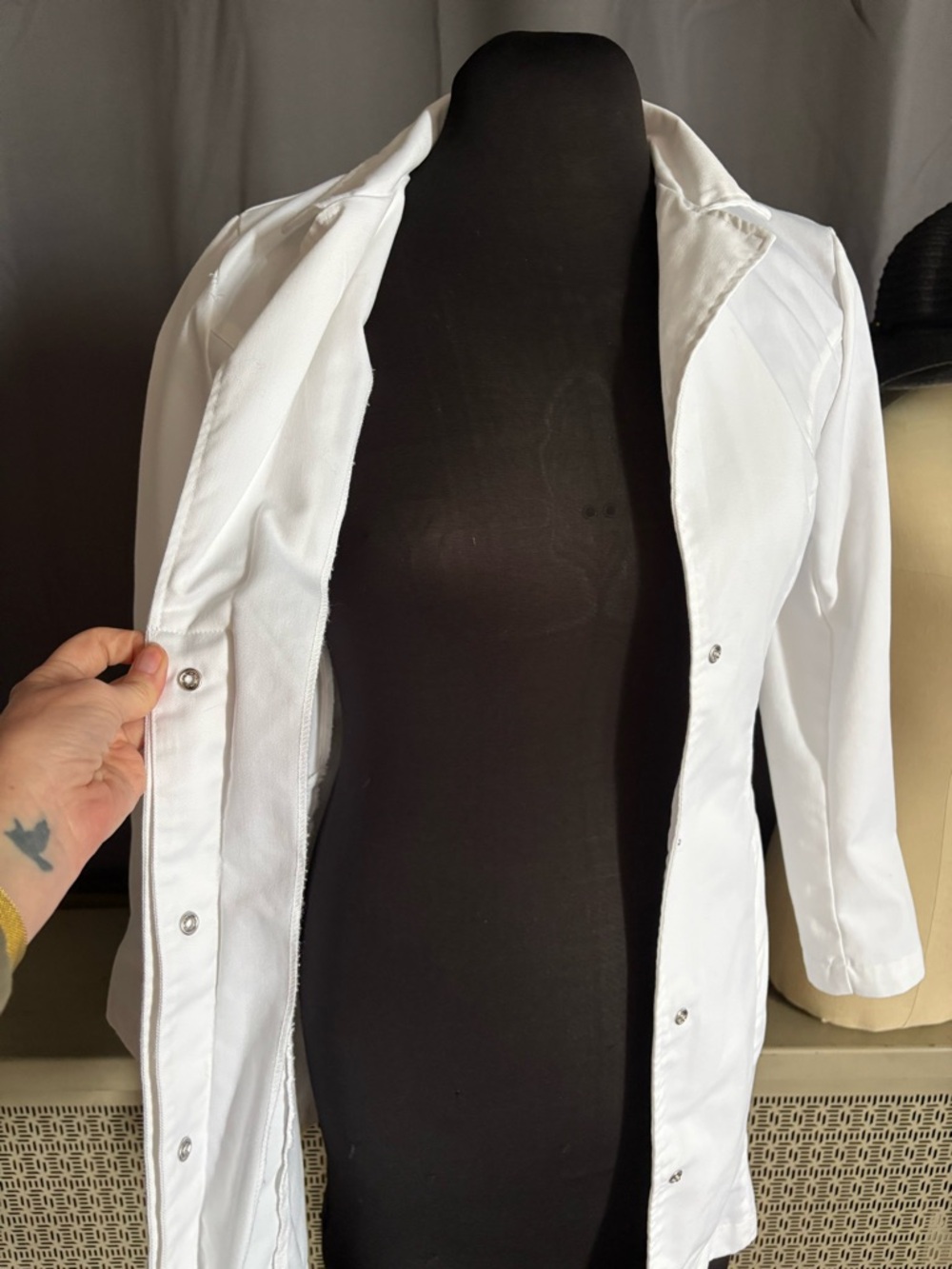 Tailored Women's Lab Coat - Picture 6 of 11